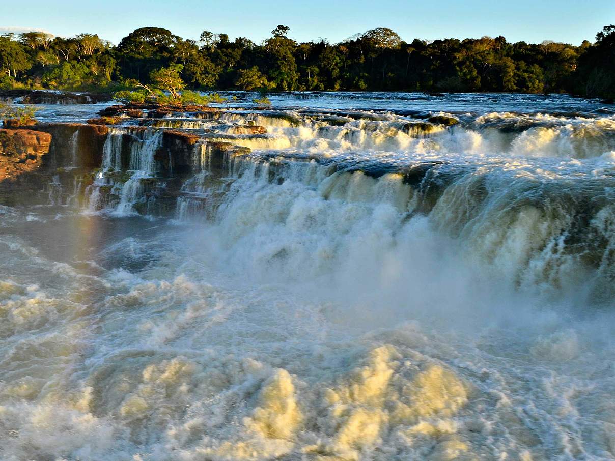 Wasserfall © Adriano Gambarini / WWF Brasilien