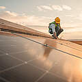 Mehr Solardächer würden bei der Energiewende helfen © NewSaetiew / iStock / Getty Imagesock Getty Images