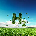 H2 mit blauem Himmel und grüner Wiese © Petmal / iStock / GettyImages