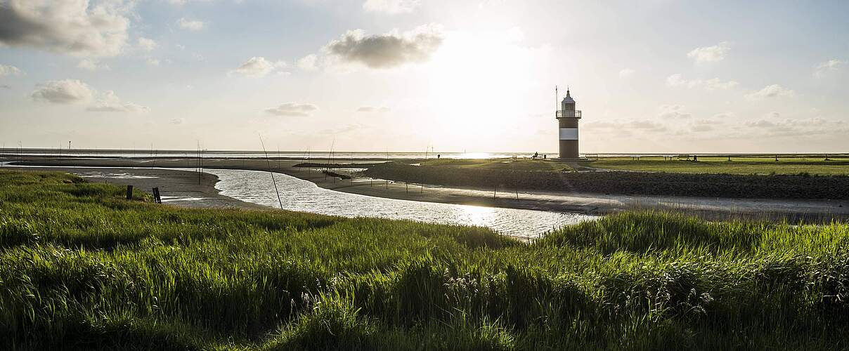 Leuchtturm an der Wesermündung © Imago imageBROKER / Daniel Schönen