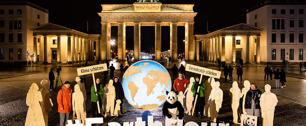 Earth Hour 2024 am Brandenburger Tor © Jörg Farys / WWF