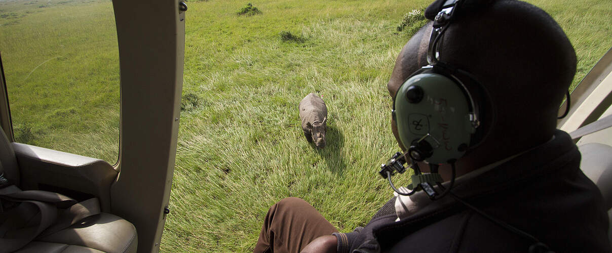 Ein Ranger auf einem Patrouillenflug © Richard Edwards / WWF UK