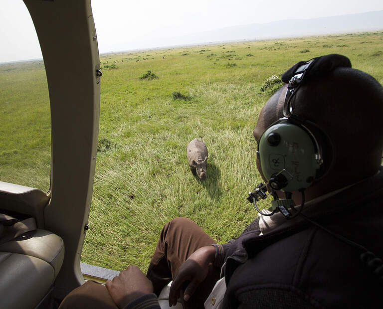 Ein Ranger auf einem Patrouillenflug © Richard Edwards / WWF UK