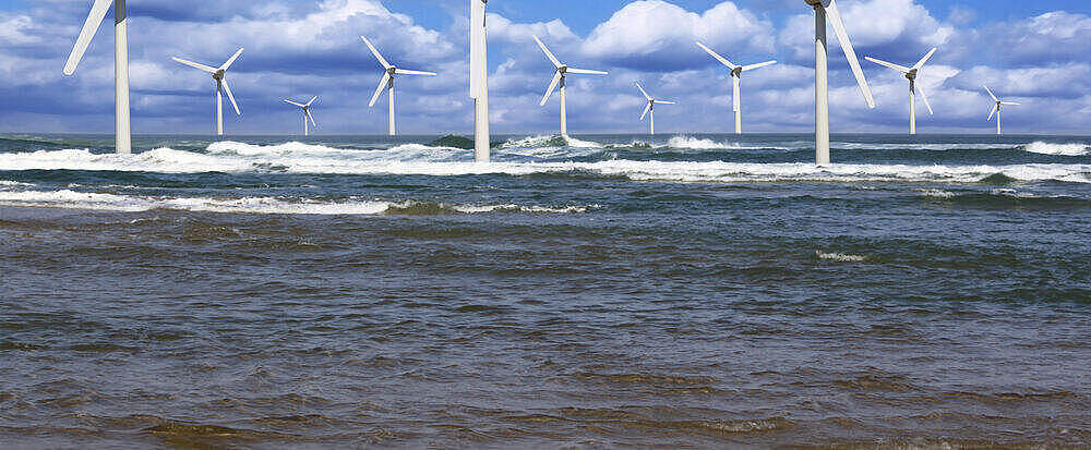 Offshore Windpark © amandine45 / Getty Images / iStockphoto / WWF