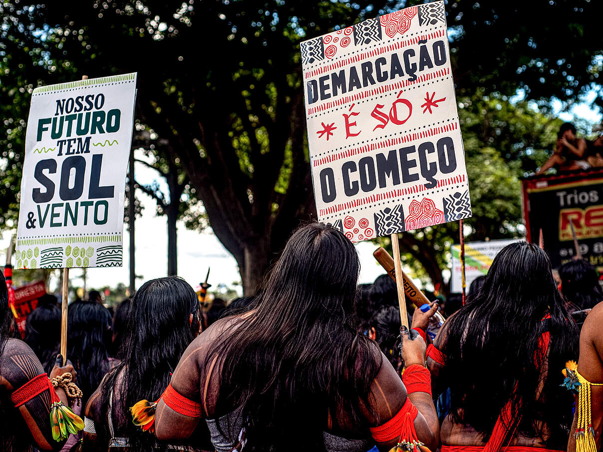 Indigene demonstrieren für ihre Rechte © Jacqueline Lisboa / WWF Brazil
